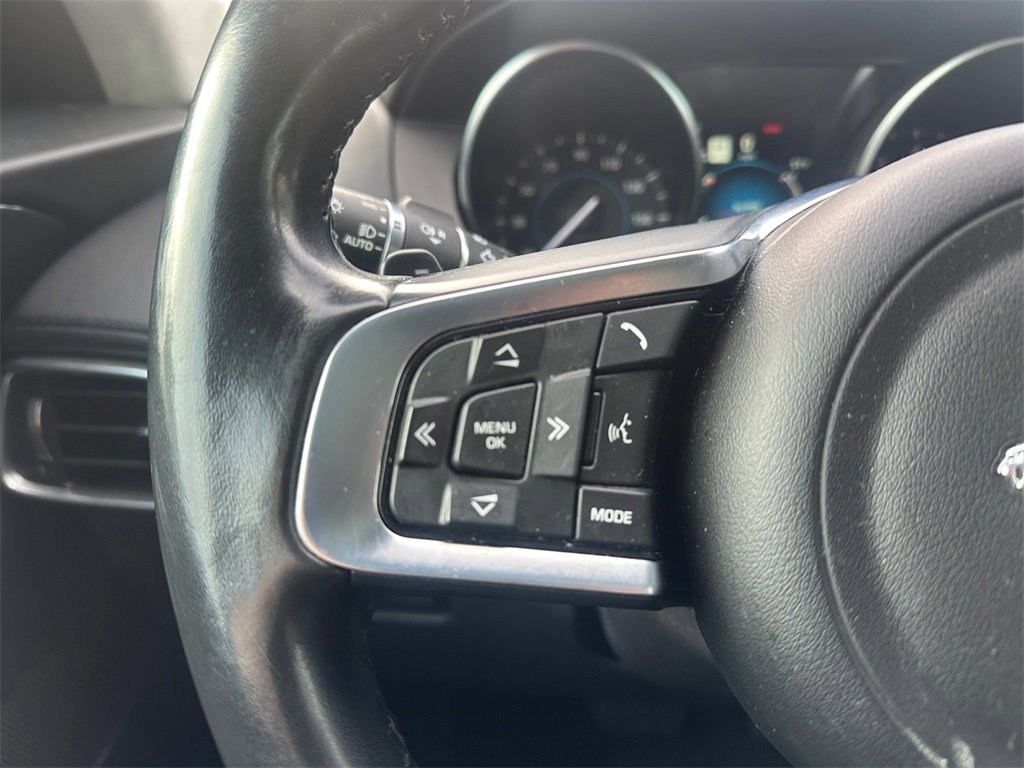Used 2020 Jaguar F-PACE Prestige image 30