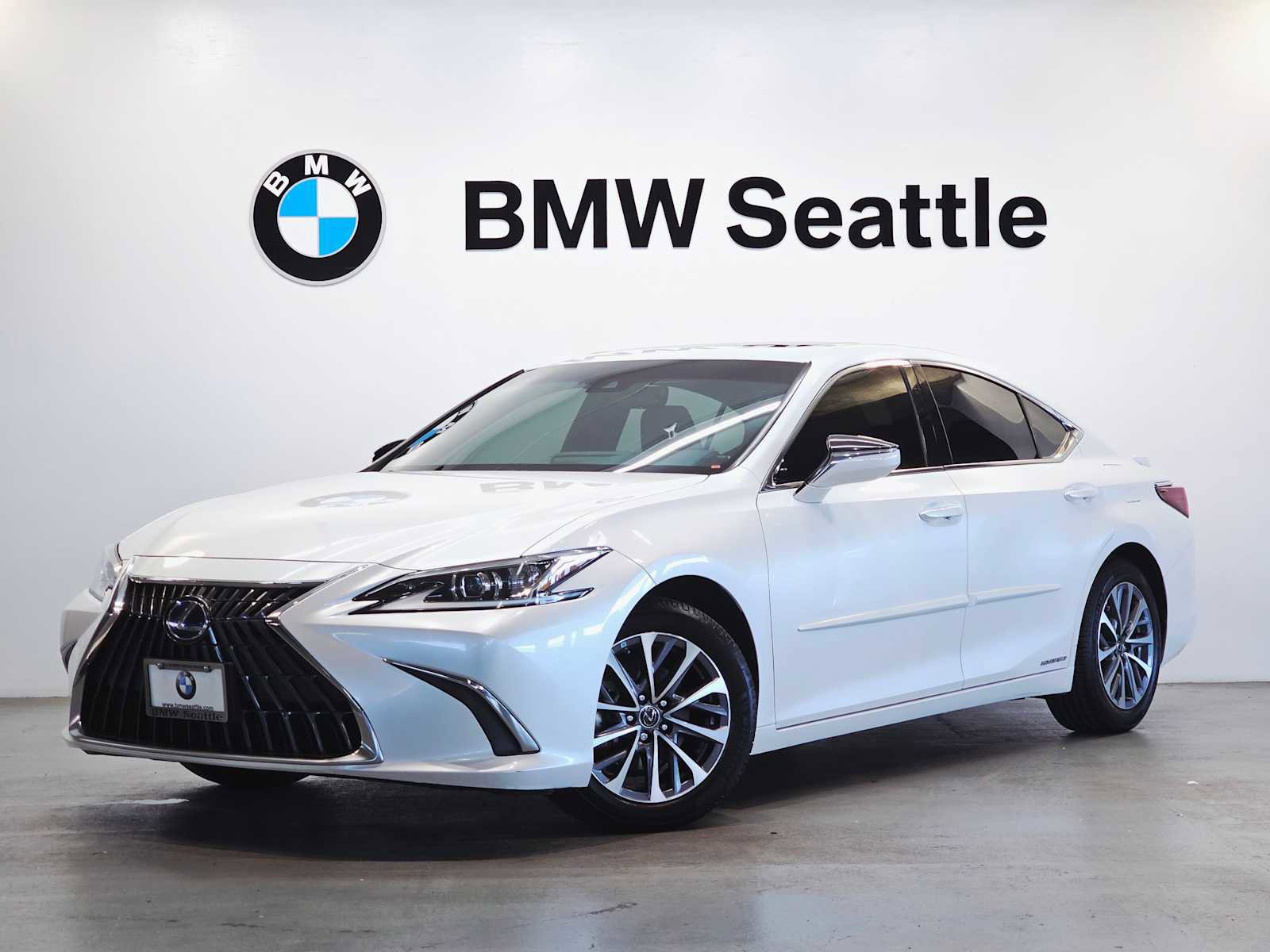 Used 2022 Lexus ES 300h