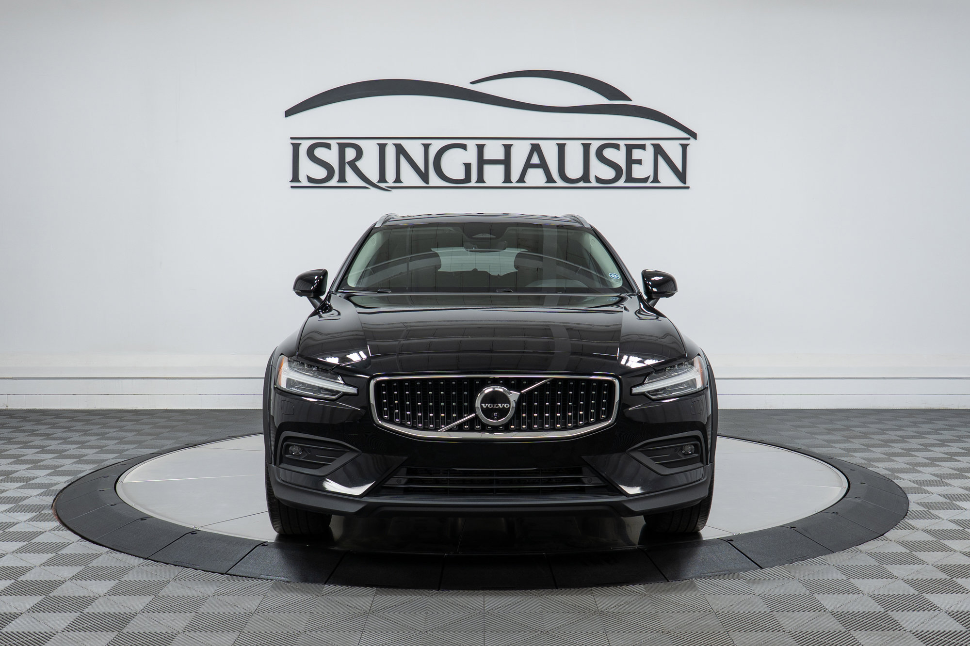 Used 2024 Volvo V60 B5 Cross Country Plus image 2