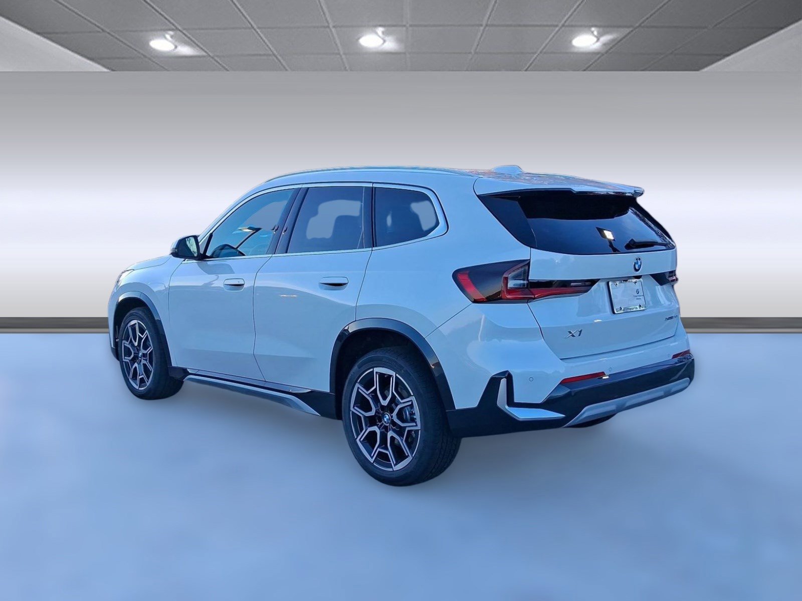 Used 2026 BMW X1 xDrive28i w/ Convenience Package image 3