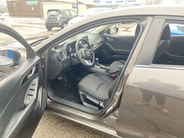 Used 2016 MAZDA MAZDA3 i Sport w/ Preferred Equipment Package FWD image 13