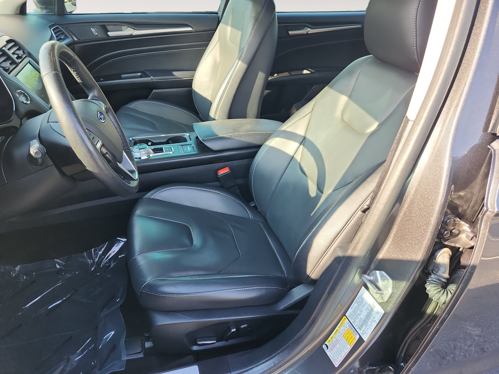 Used 2019 Ford Fusion Titanium FWD image 10