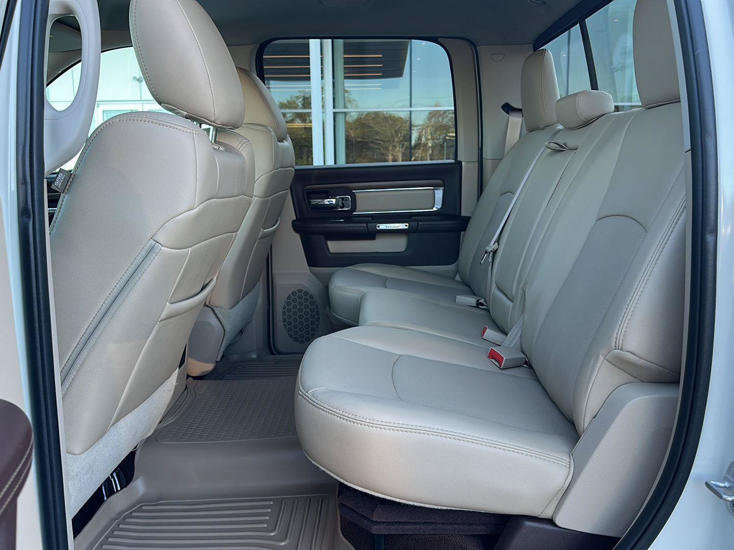 Used 2017 RAM 1500 Laramie w/ Convenience Group AWD/4WD image 12