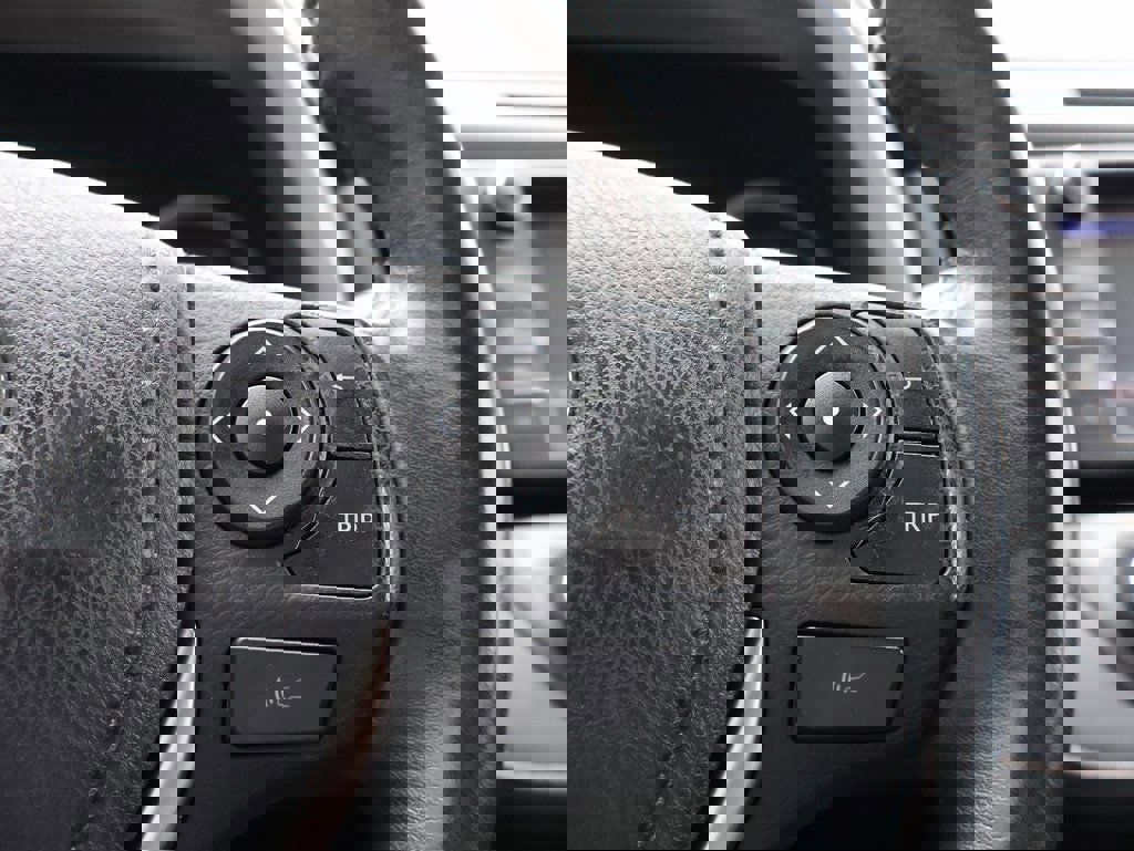 Used 2017 Toyota RAV4 Limited image 30