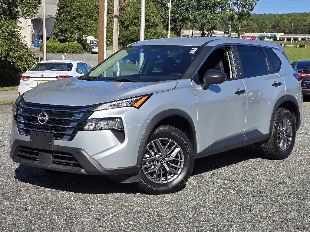 Used 2024 Nissan Rogue S video 2