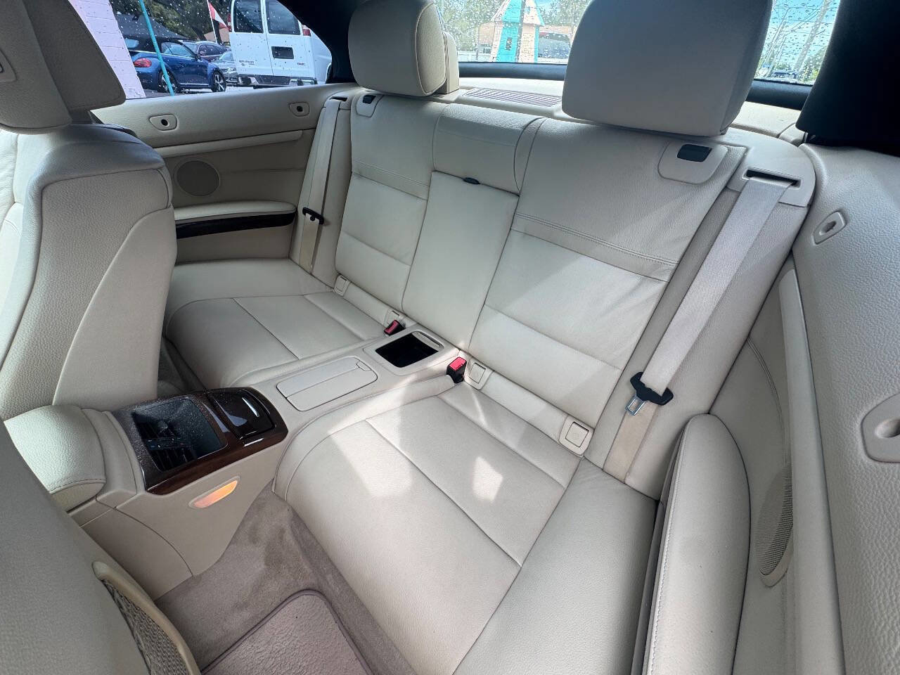 Used 2011 BMW 328i Convertible image 12