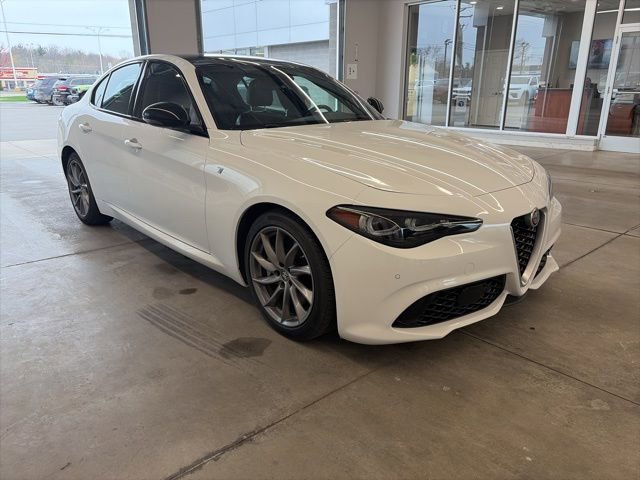 Used 2024 Alfa Romeo Giulia Ti image 3