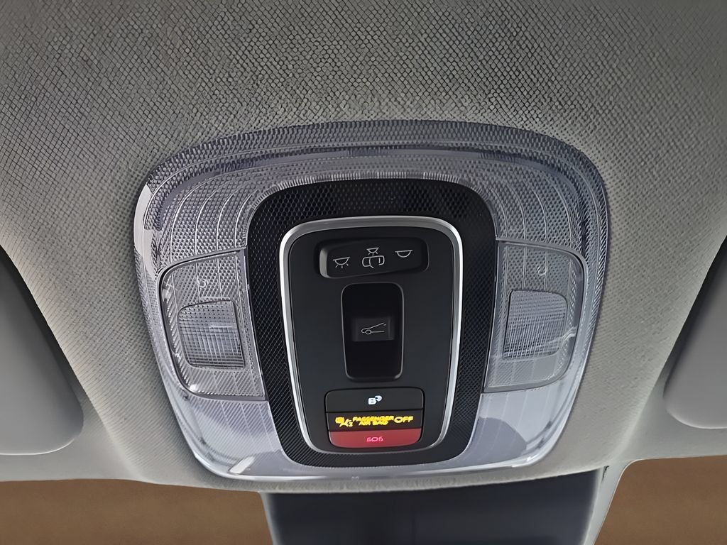 Certified 2025 Hyundai Elantra Limited FWD image 38