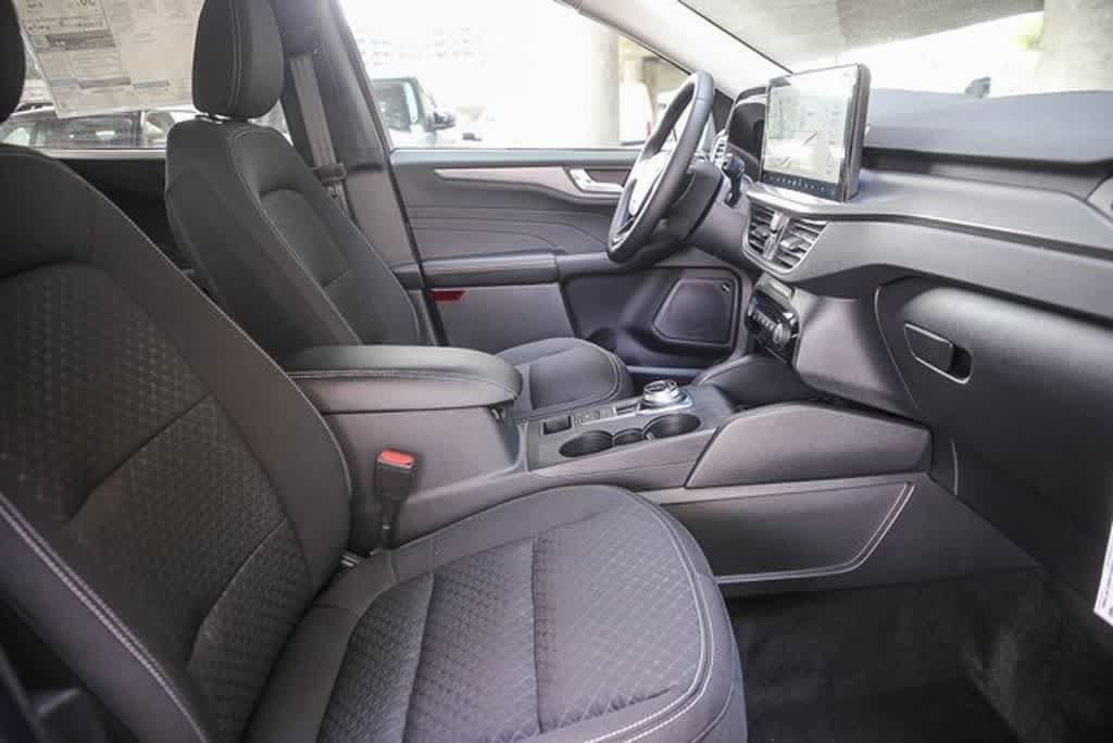 New 2024 Ford Escape Active w/ Tech Pack #2 FWD image 16