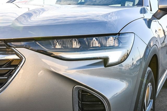 Used 2023 Buick Envision Essence image 4