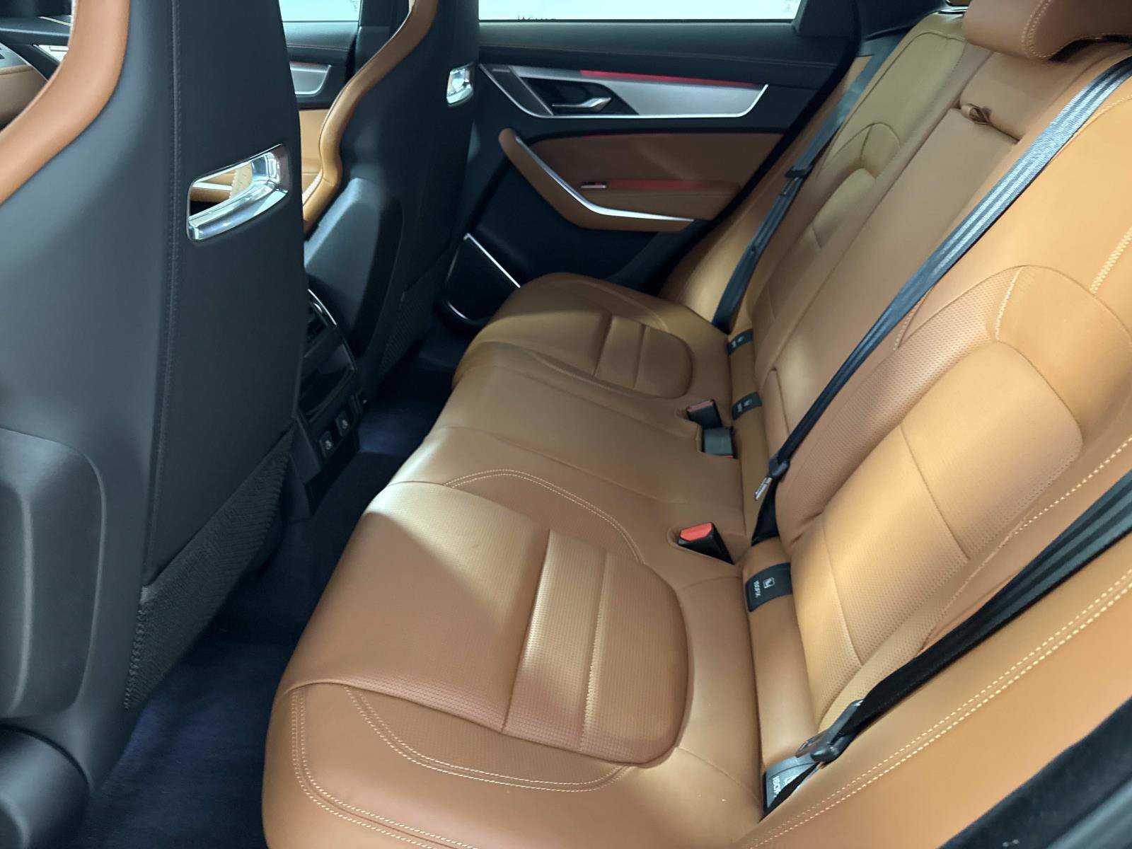 Certified 2026 Jaguar F-PACE R-Dynamic S AWD/4WD image 13