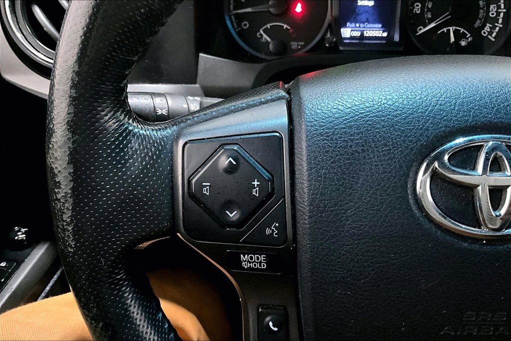 Used 2017 Toyota Tacoma SR5 image 12