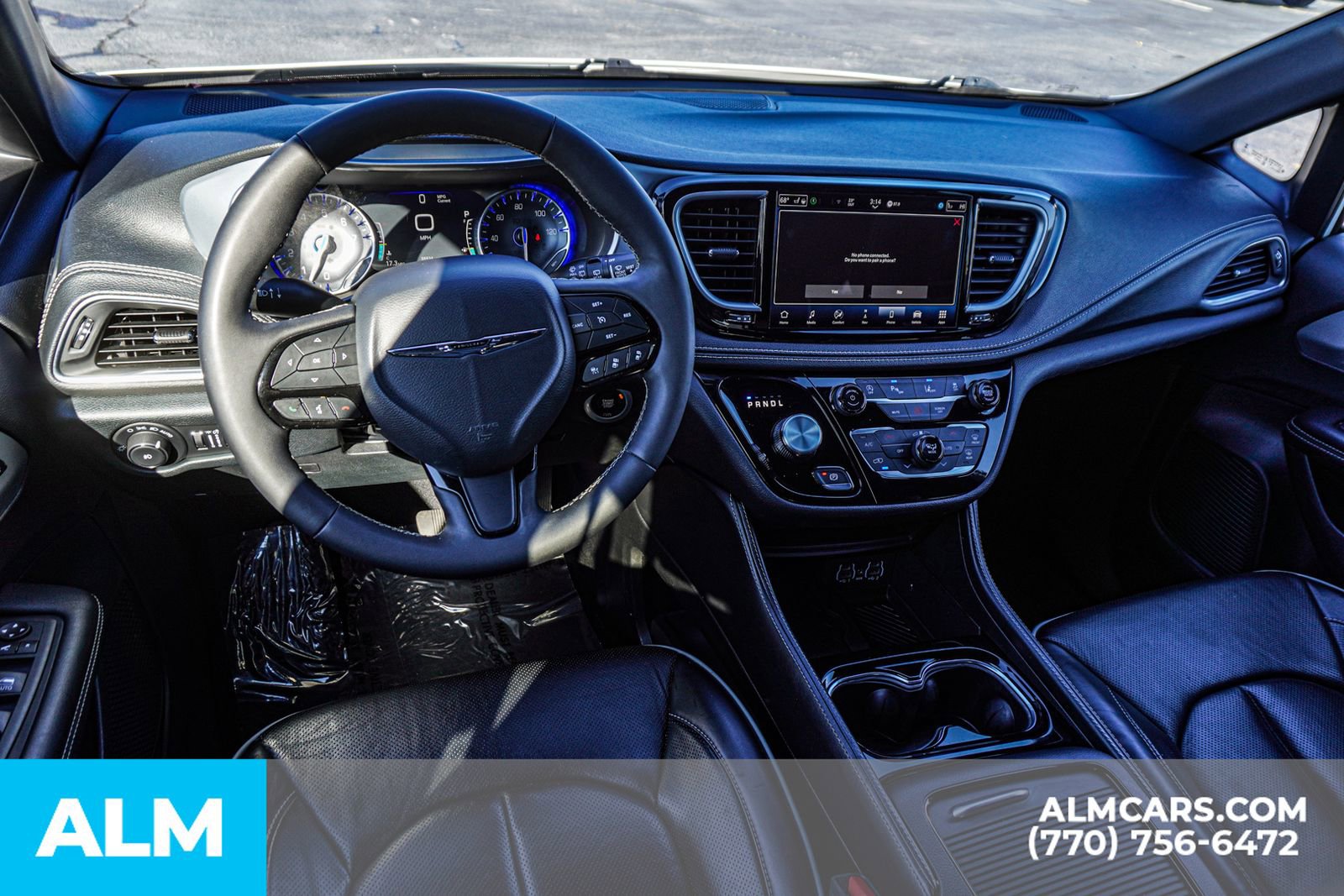 Used 2025 Chrysler Pacifica Limited image 8