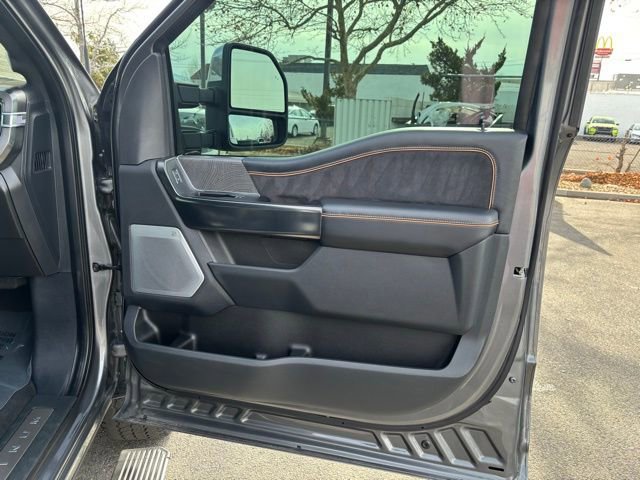 Used 2024 Ford F350 Platinum image 29