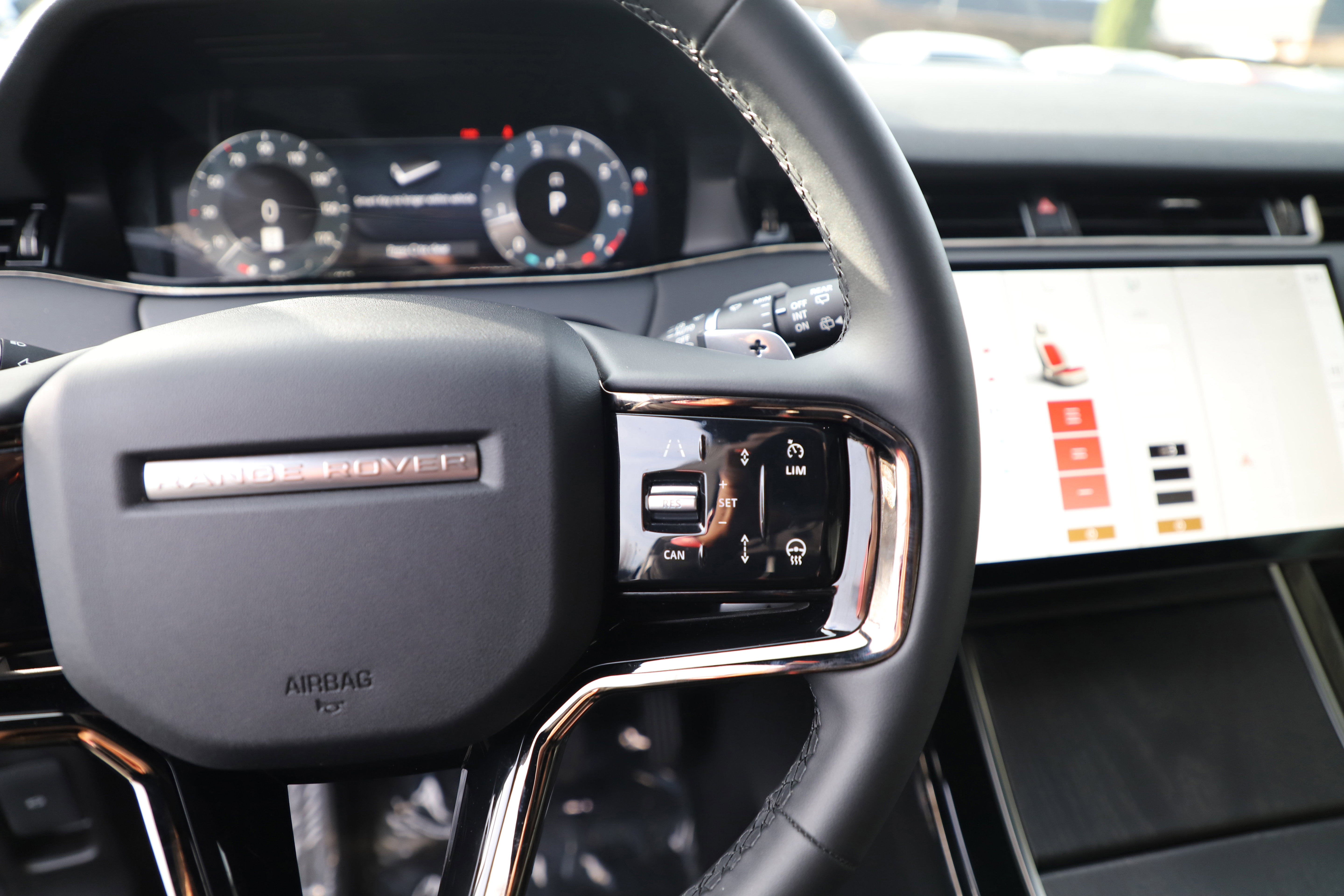 Certified 2025 Land Rover Range Rover Evoque S image 27