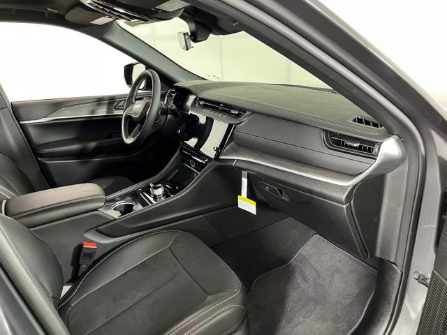 Used 2026 Jeep Grand Cherokee Altitude image 47