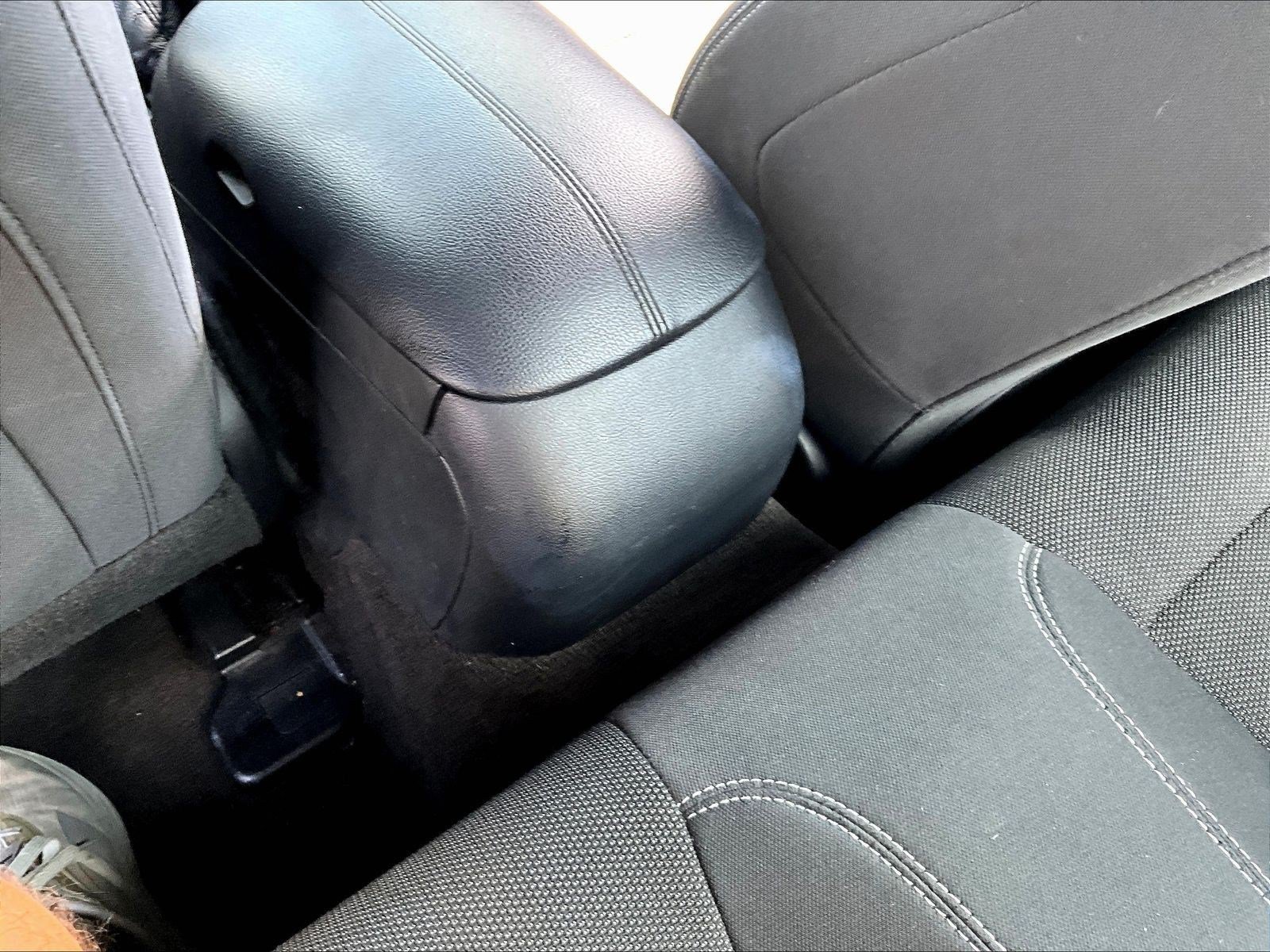 Used 2016 Ford Mustang Coupe RWD image 10