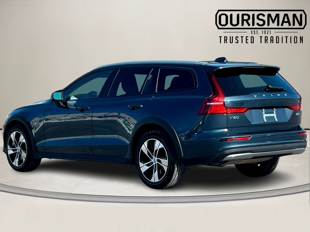 Used 2024 Volvo V60 B5 Cross Country Plus image 4