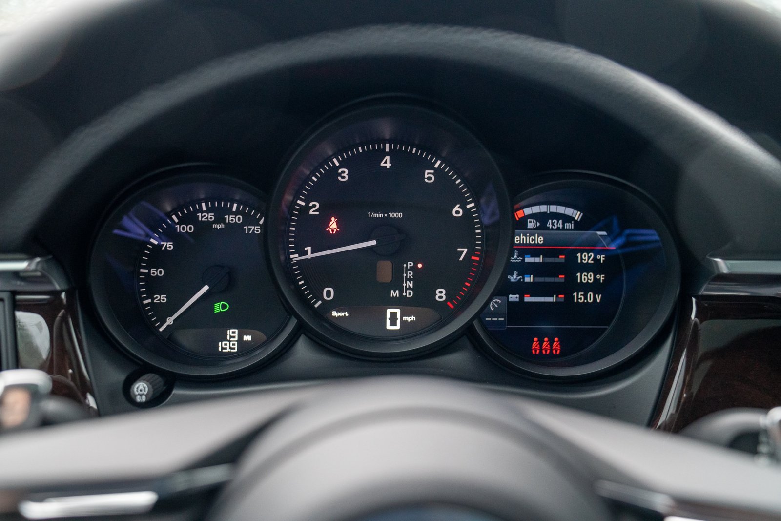 Certified 2026 Porsche Macan AWD/4WD image 15