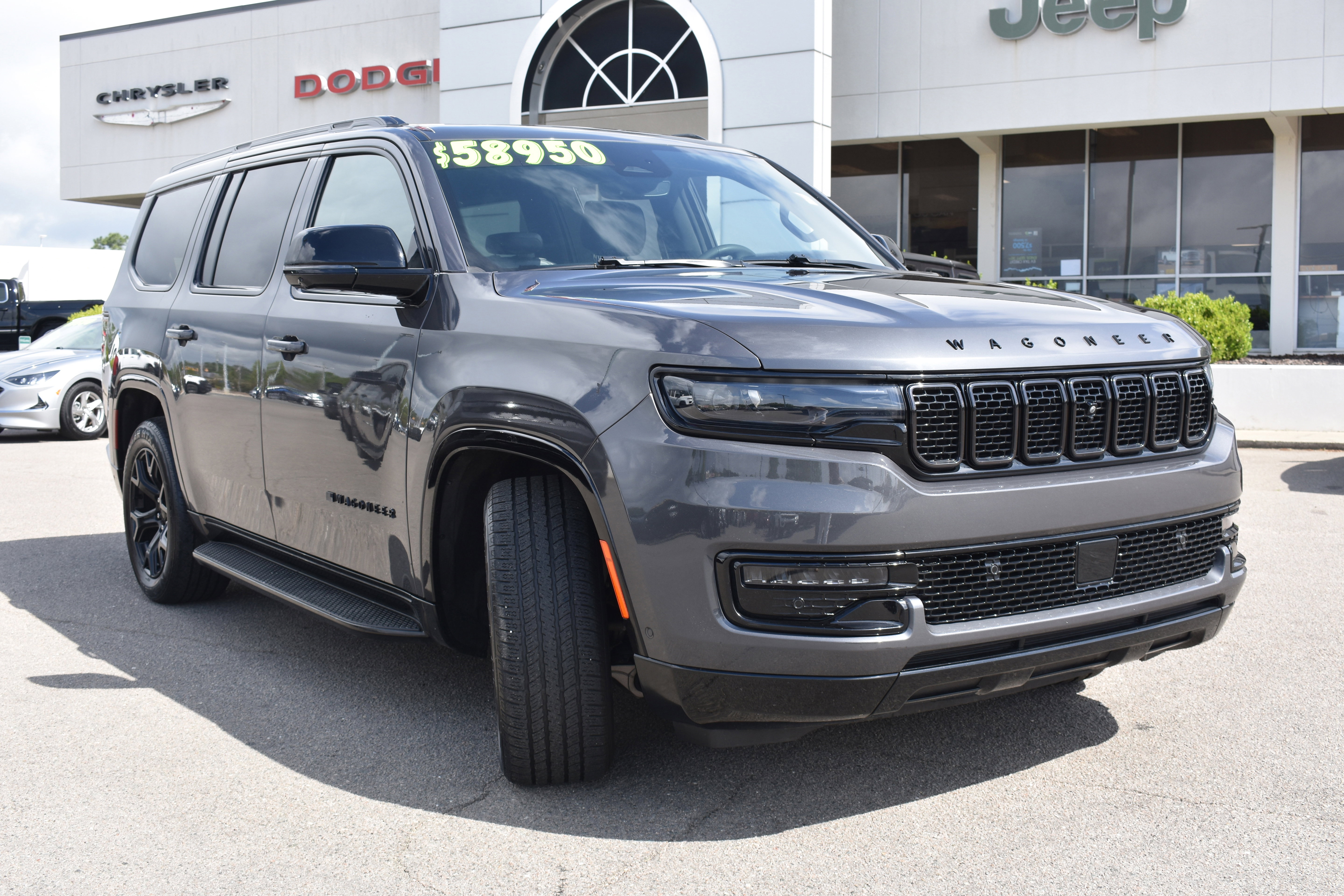 Used 2024 Jeep Wagoneer Series II w/ Convenience Group I image 3