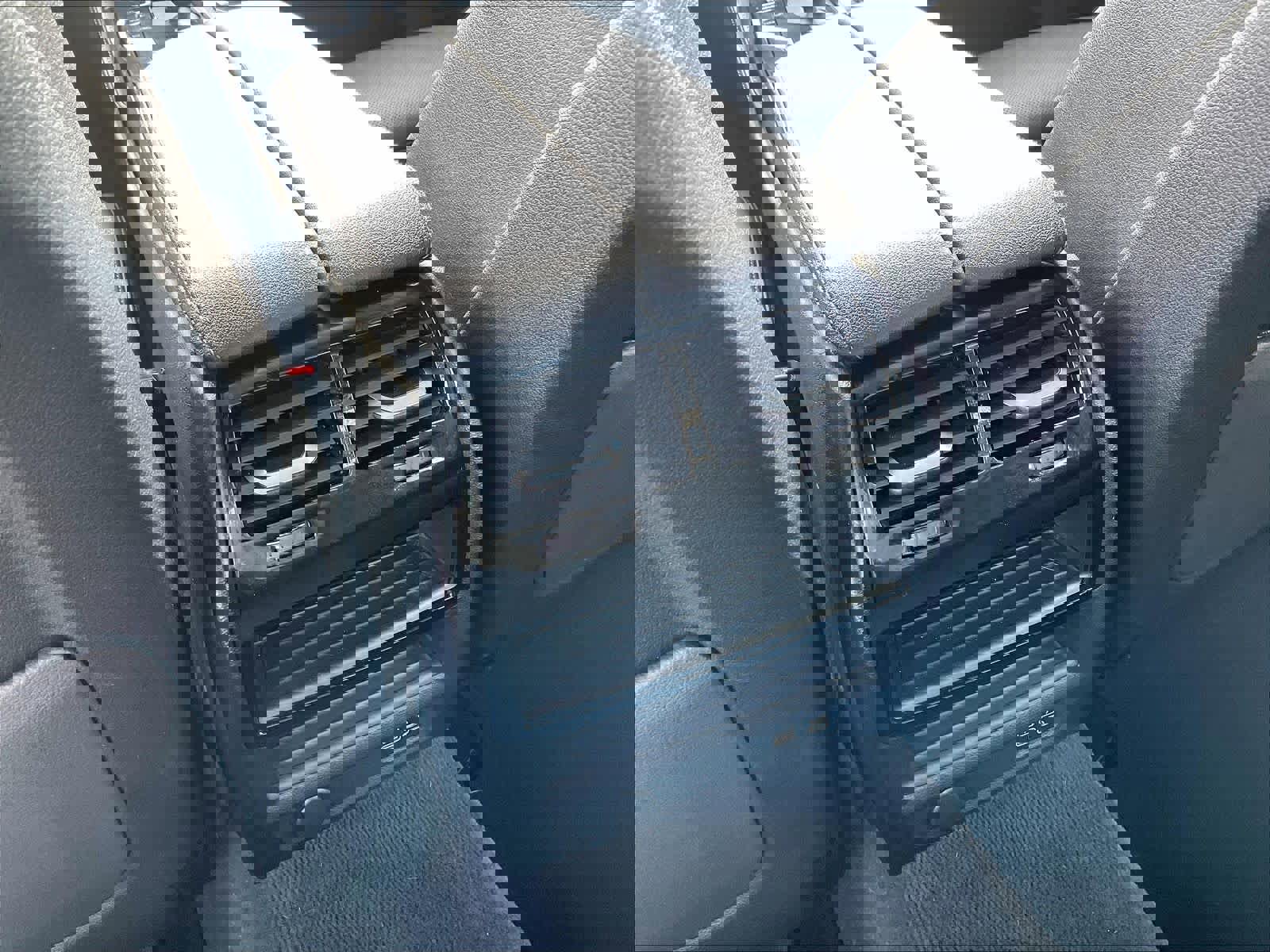 Used 2023 BMW 540i w/ M Sport Package image 34