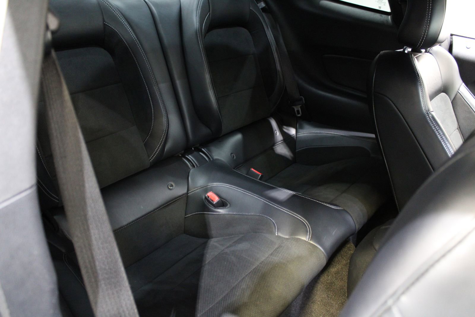 Used 2016 Ford Mustang Shelby GT350 w/ Technology Package image 21