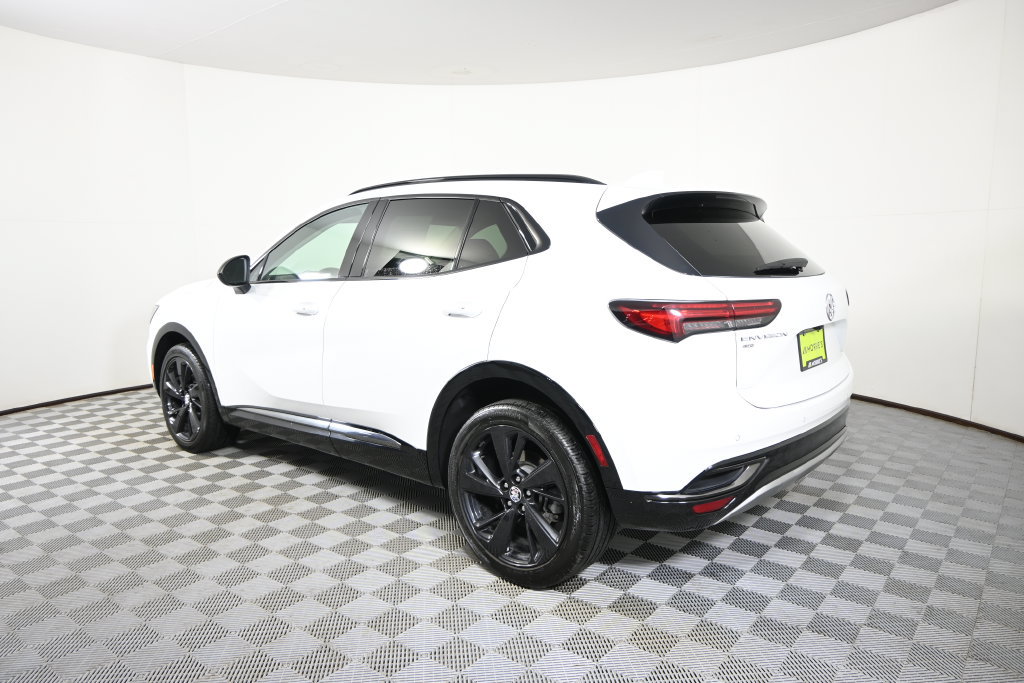 Used 2023 Buick Envision Essence w/ Sport Touring Package AWD/4WD image 4