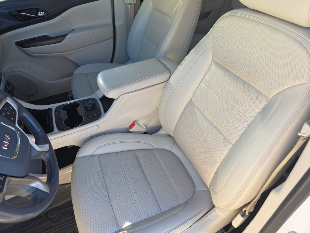 Used 2021 GMC Acadia Denali w/ Denali Technology Package FWD image 21