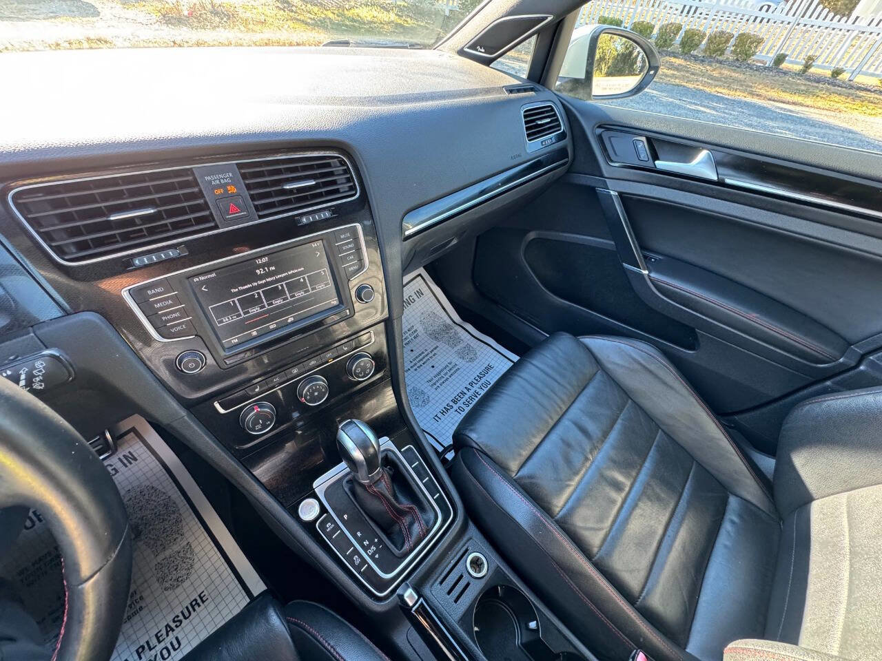 Used 2017 Volkswagen GTI SE image 18