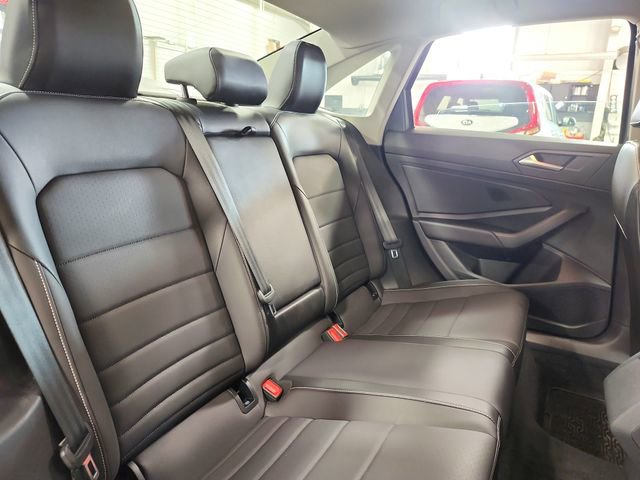 Used 2023 Volkswagen Jetta SE image 25