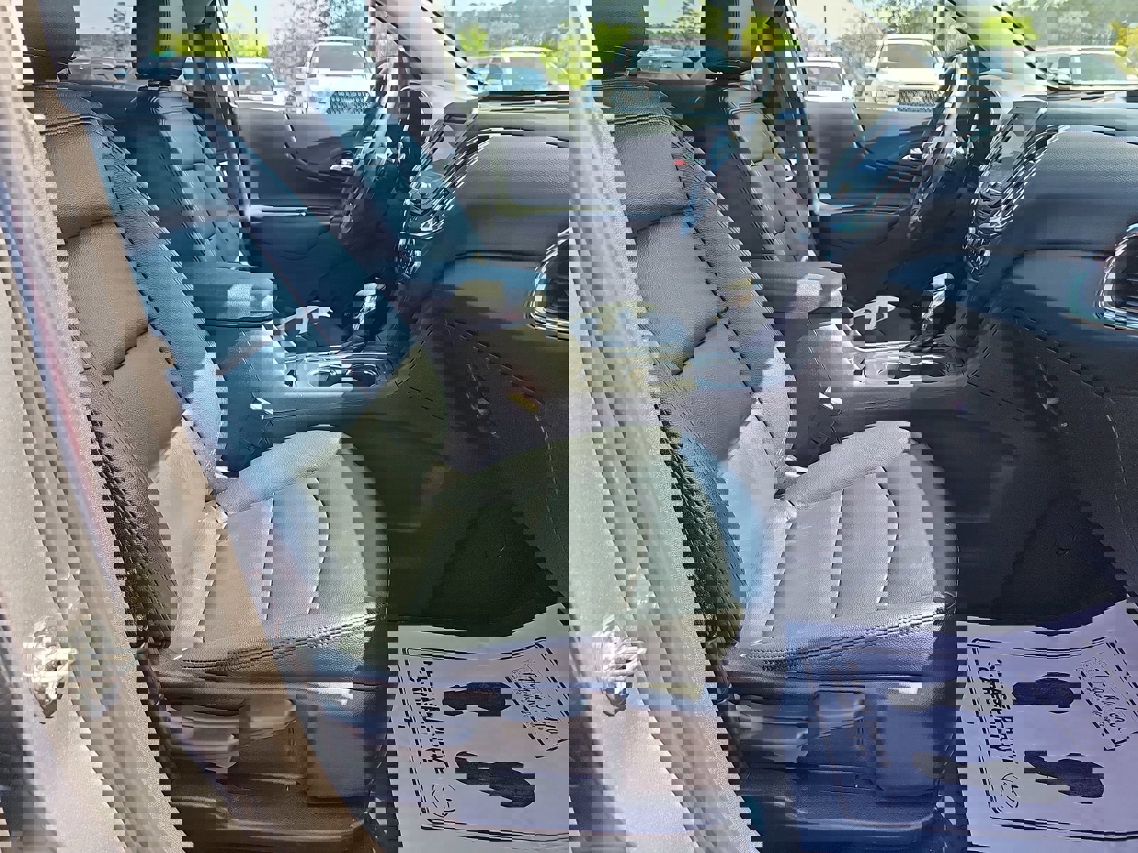 Used 2023 Chevrolet Equinox LT image 10