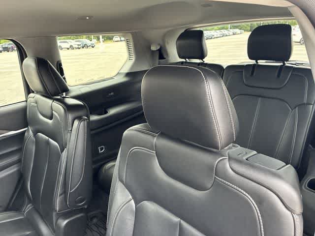 Used 2023 Jeep Grand Cherokee L Limited AWD/4WD image 19