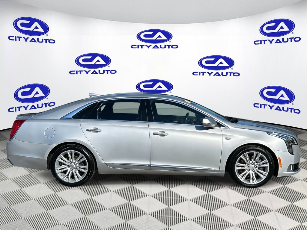 Used 2018 Cadillac XTS Luxury FWD image 3