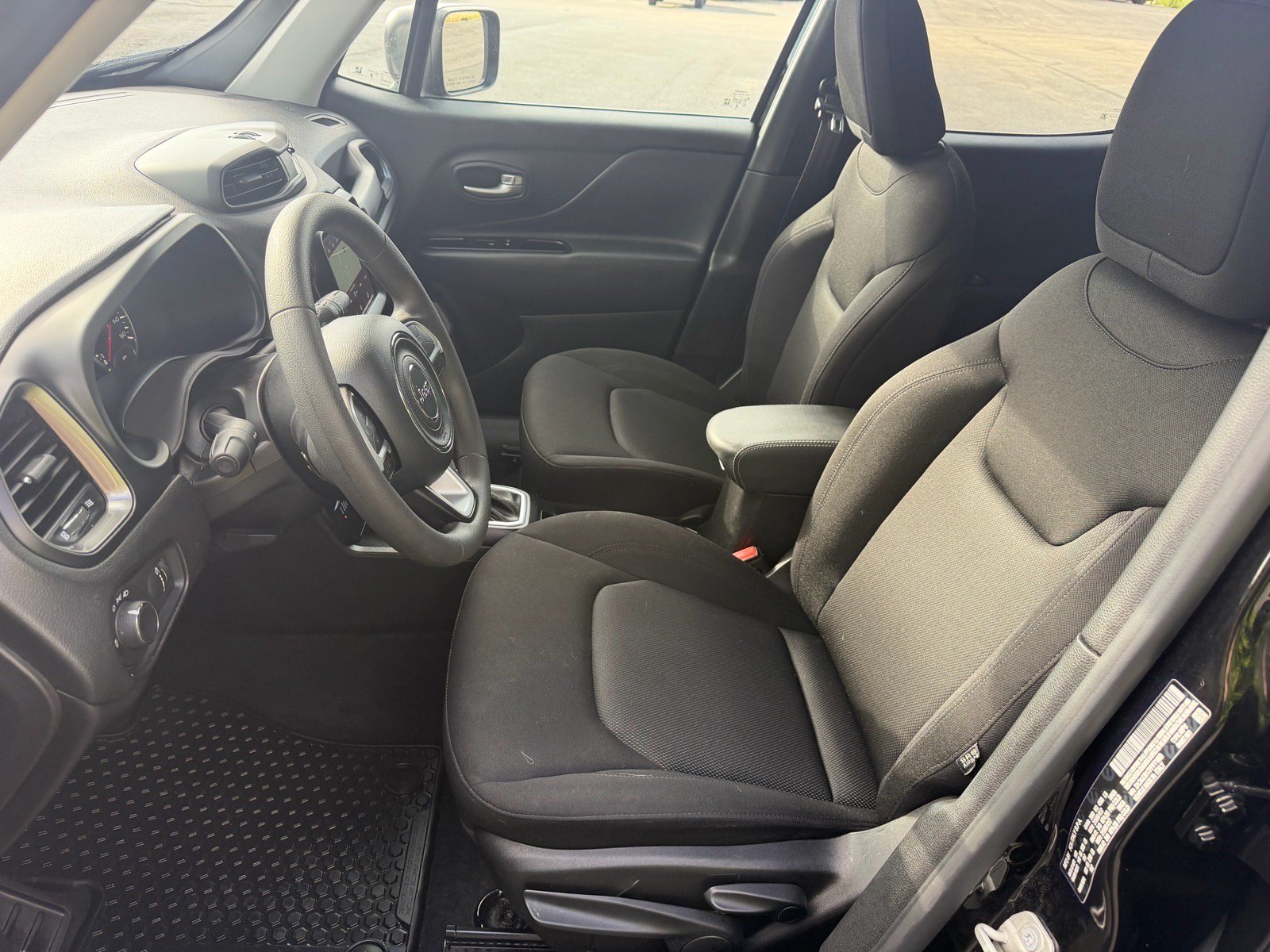 Used 2023 Jeep Renegade Latitude AWD/4WD image 26
