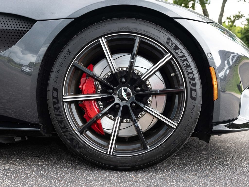 Used 2021 Aston Martin V8 Vantage Roadster RWD image 58