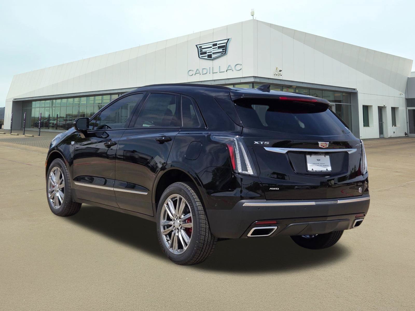 New 2026 Cadillac XT5 Sportv w/ LPO, Floor Liner Package AWD/4WD image 4