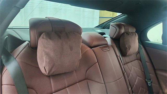 Used 2025 BMW i7 eDrive50 image 27