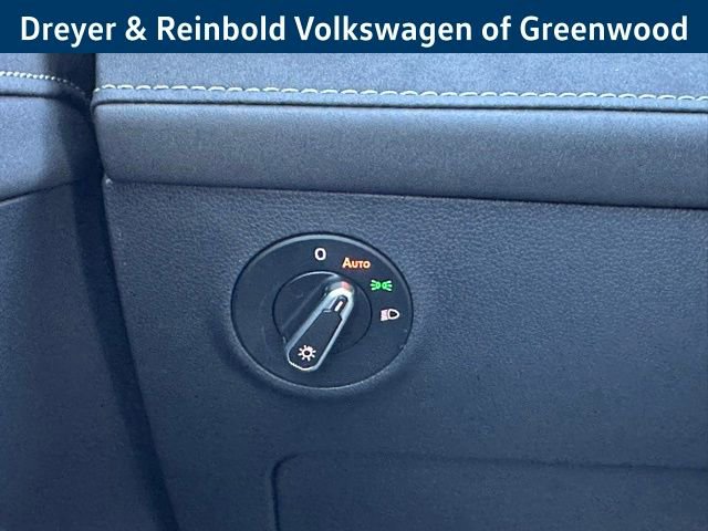 New 2026 Volkswagen Taos SE image 17