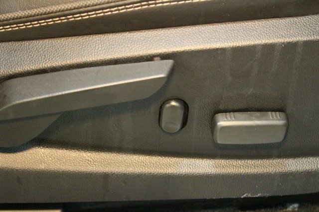 Used 2018 GMC Canyon Denali image 12