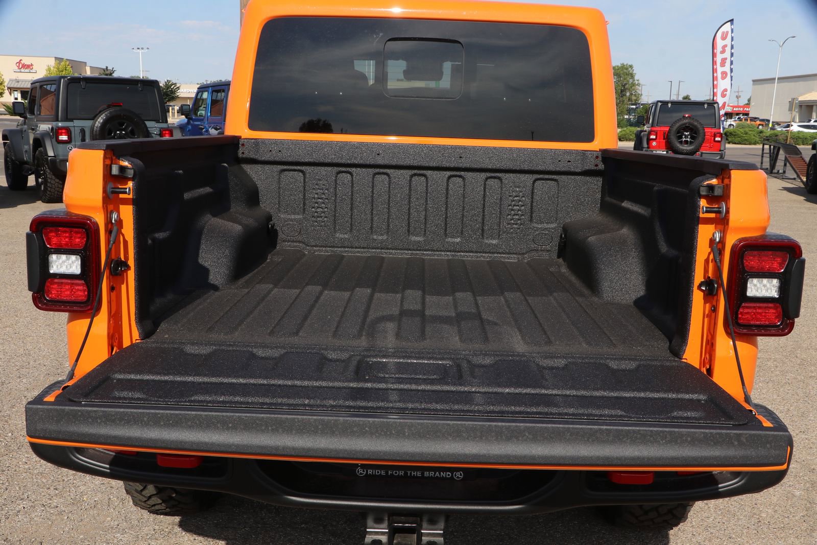 New 2025 Jeep Gladiator Rubicon w/ Convenience Group image 29