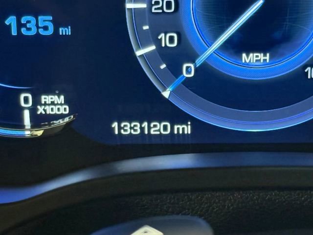 Used 2018 Cadillac Escalade Premium Luxury AWD/4WD image 19