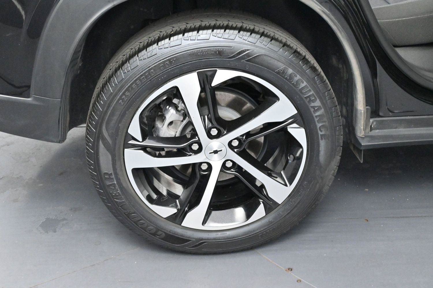 Used 2024 Chevrolet Trax RS w/ Driver Confidence Package FWD image 30