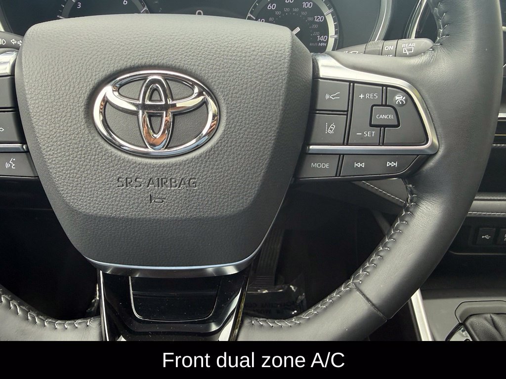 Used 2021 Toyota Highlander XSE AWD/4WD image 11