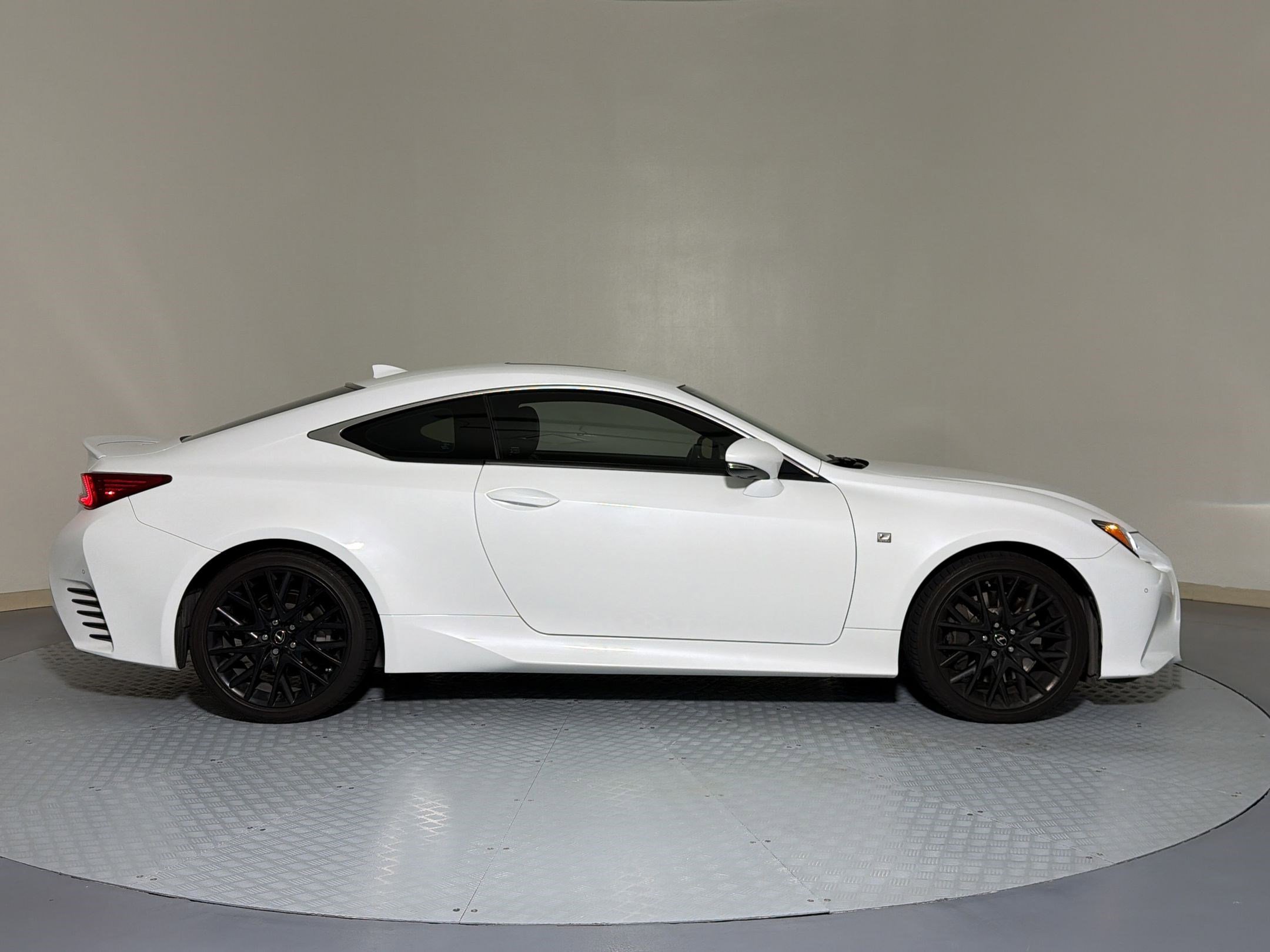 Used 2017 Lexus RC 200t F Sport RWD image 7