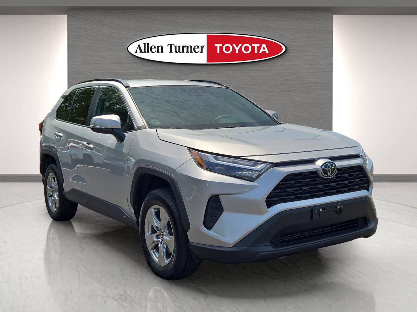 Used 2024 Toyota RAV4 XLE AWD/4WD video 1