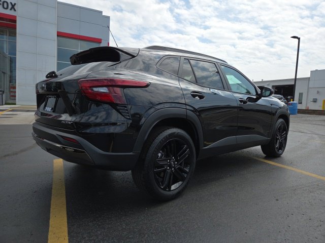 Used 2024 Chevrolet Trax ACTIV w/ Sunroof Package FWD image 8