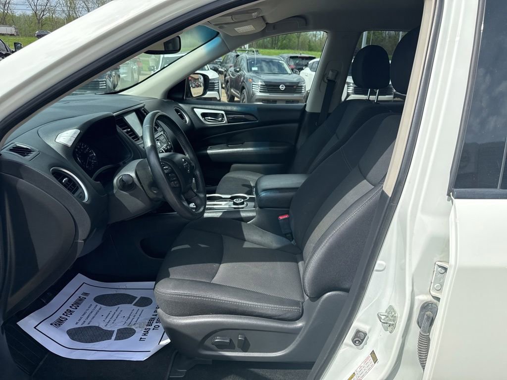 Used 2018 Nissan Pathfinder SV AWD/4WD image 10