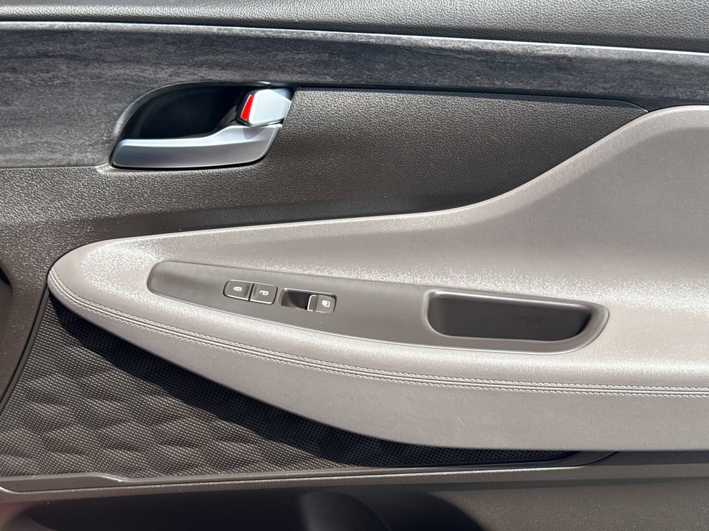 Used 2019 Hyundai Santa Fe SEL FWD image 16