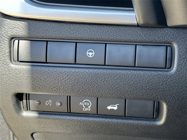 Used 2025 Nissan Rogue SV w/ SV Premium Package image 22