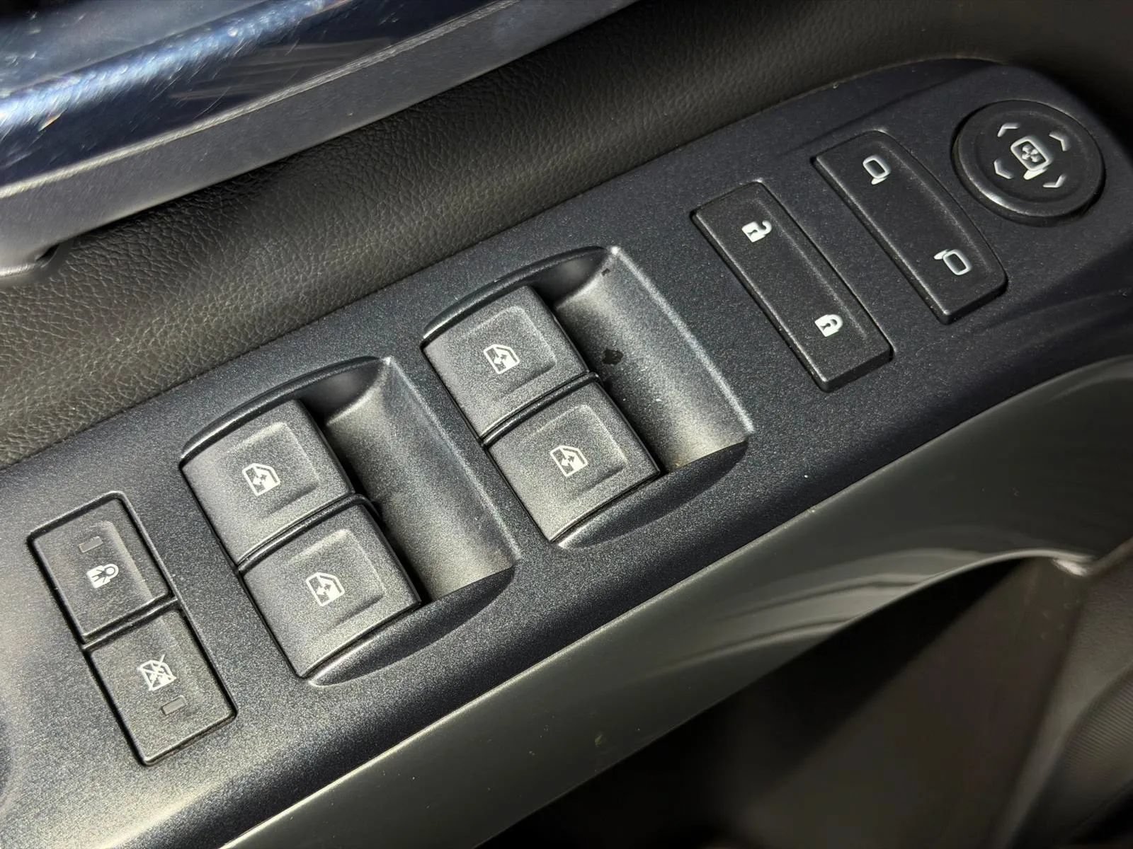Used 2018 Chevrolet Silverado 1500 LT RWD image 21